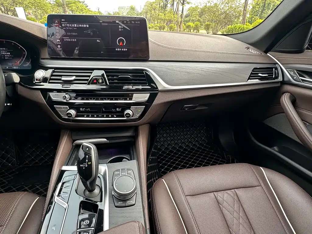 BMW 5 Series 2021 530Li Leading M Sports Package купить на сайте DeffCars