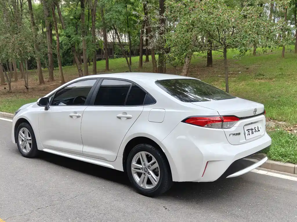 Léilíng (COROLLA) 2022 185T CVT Deluxe Edition купить на сайте DeffCars
