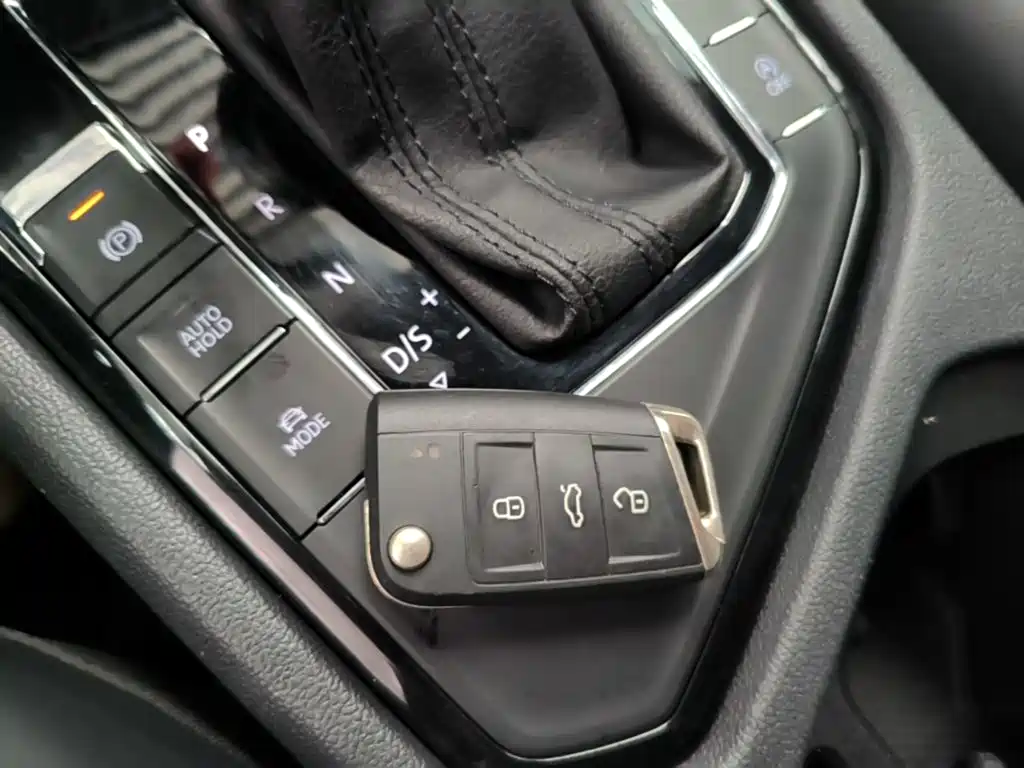 Tharu 2021 280TSI 2WD Deluxe Plus купить на сайте DeffCars