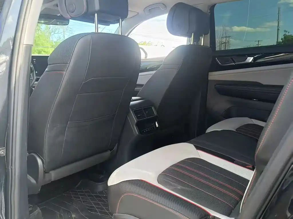 Touron 2024 Touron X 380TSI four-wheel drive Longxiang version купить на сайте DeffCars