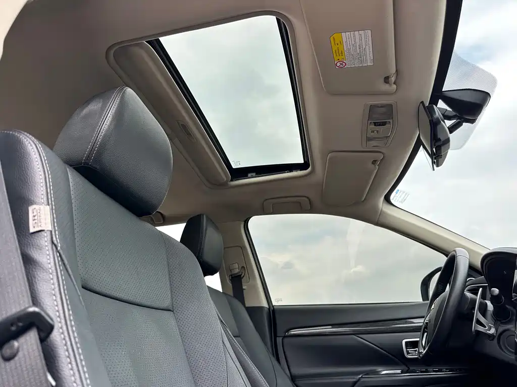 Outlander 2018 2.4L four-wheel drive elite version 5 seats купить на сайте DeffCars