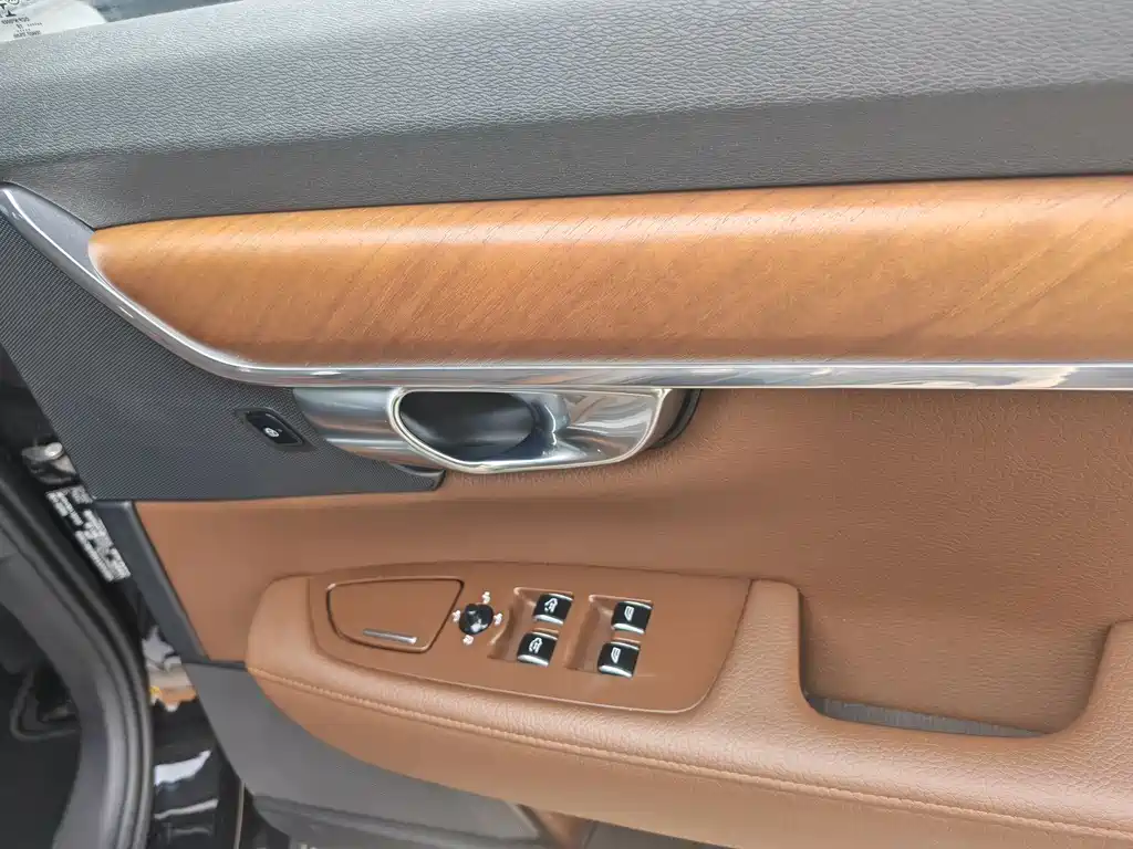 Volvo S90 2019 T5 Smart Edition купить на сайте DeffCars