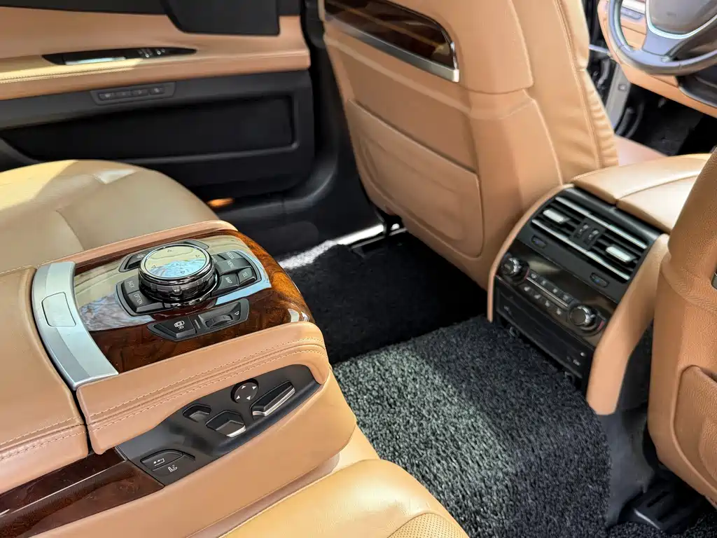 BMW 7 Series 2013 760Li купить на сайте DeffCars