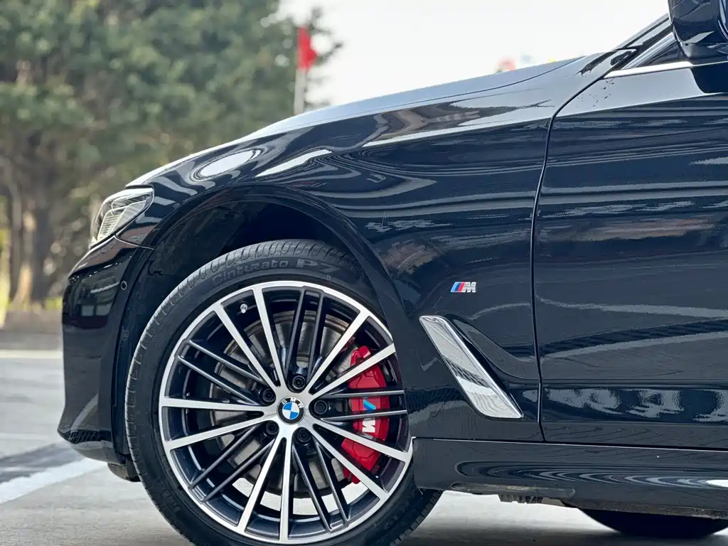 BMW 5 Series 2023 facelift 530Li leading M sports package купить на сайте DeffCars
