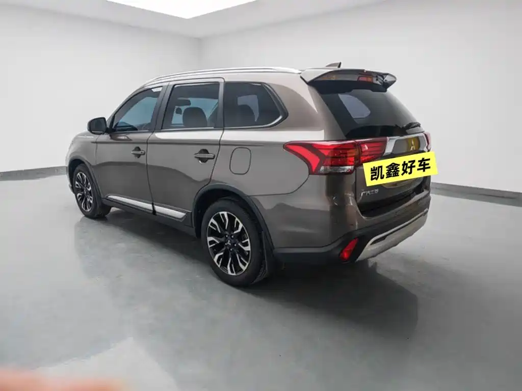Outlander 2020 2.0L 2WD Enjoy Edition 5 seats купить на сайте DeffCars