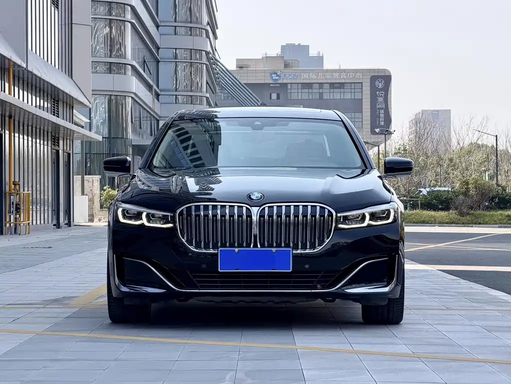 BMW 7 Series 2019 740Li Leading Luxury Package купить на сайте DeffCars