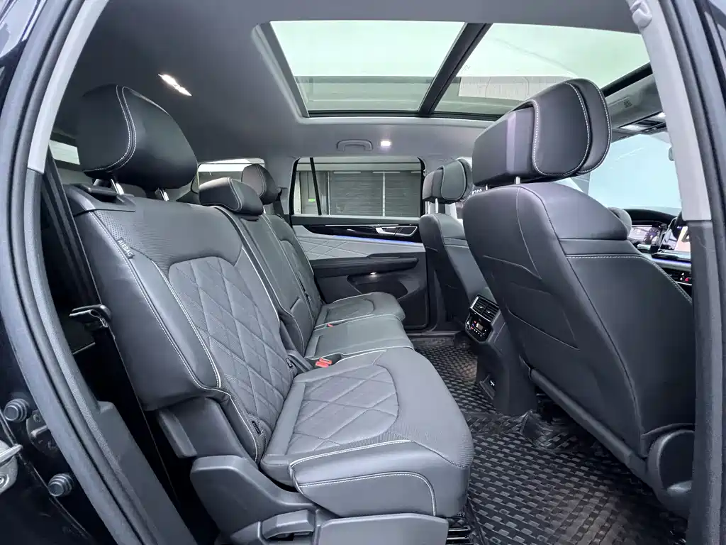 Touron 2024 380TSI four-wheel drive luxury version купить на сайте DeffCars