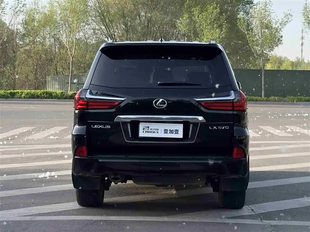 Lexus LX 2017 570 Premium Luxury Edition купить на сайте DeffCars