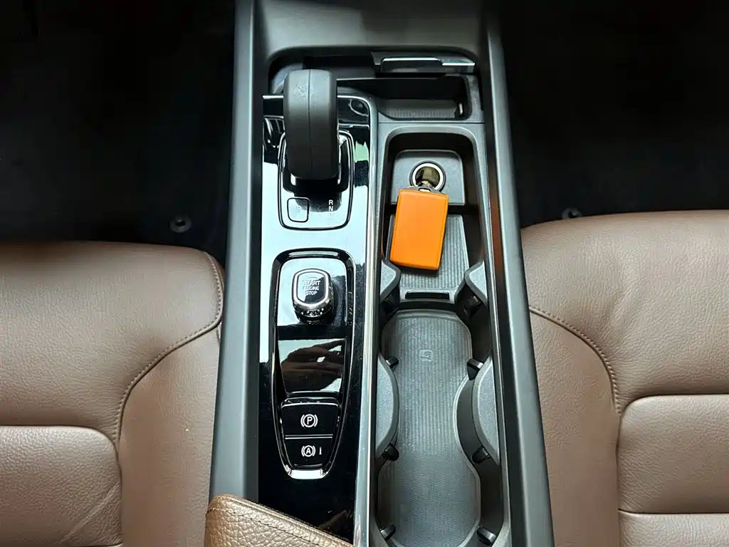 Volvo S60 2022 B4 Zhiyi Luxury Edition купить на сайте DeffCars