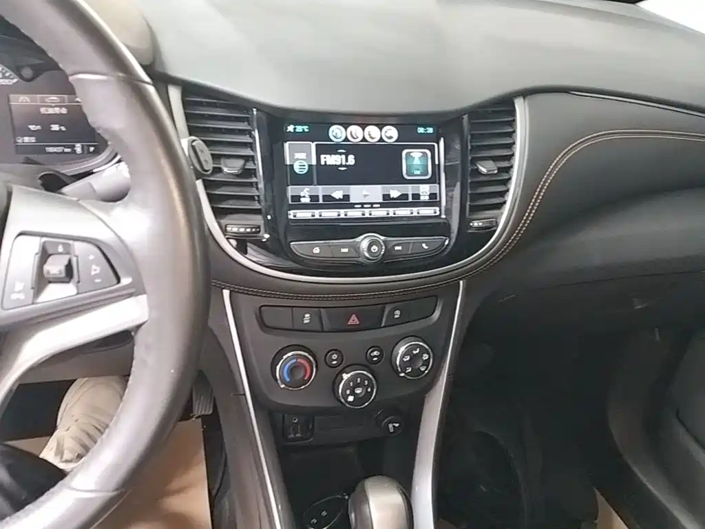 Tracker 2017 1.4T automatic two-wheel drive luxury model купить на сайте DeffCars