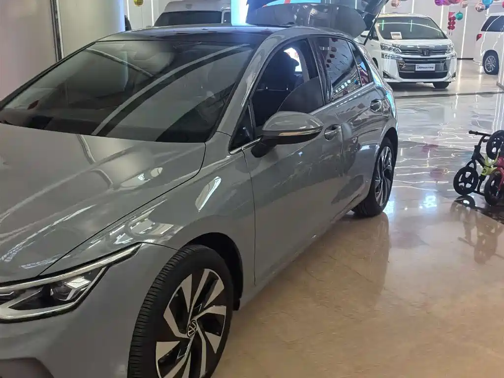 Golf 2025 300TSI Pro купить на сайте DeffCars