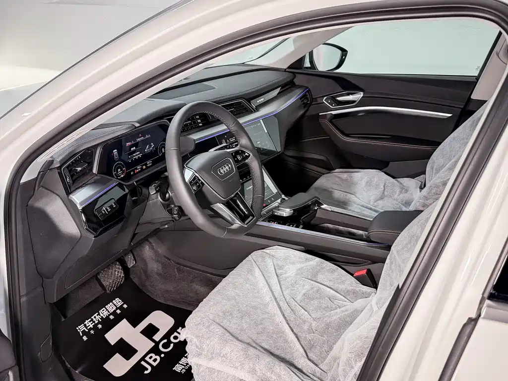 Audi e-tron 2021 50 quattro luxury model купить на сайте DeffCars