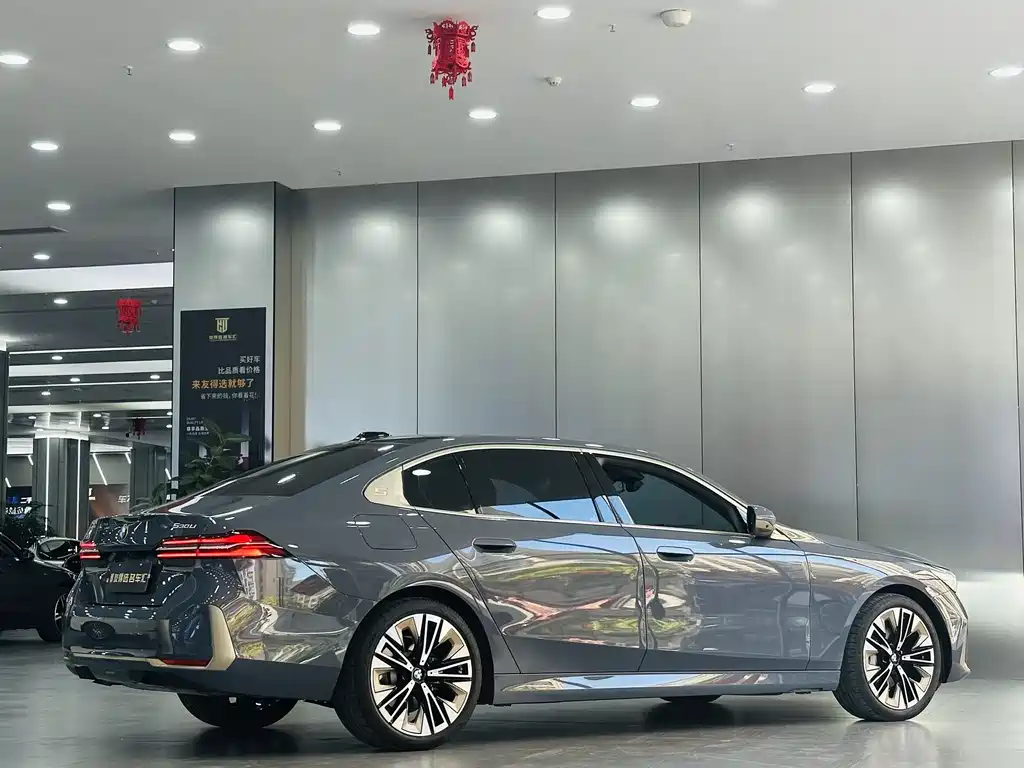 BMW 5 Series 2024 530Li Exclusive Luxury Package купить на сайте DeffCars