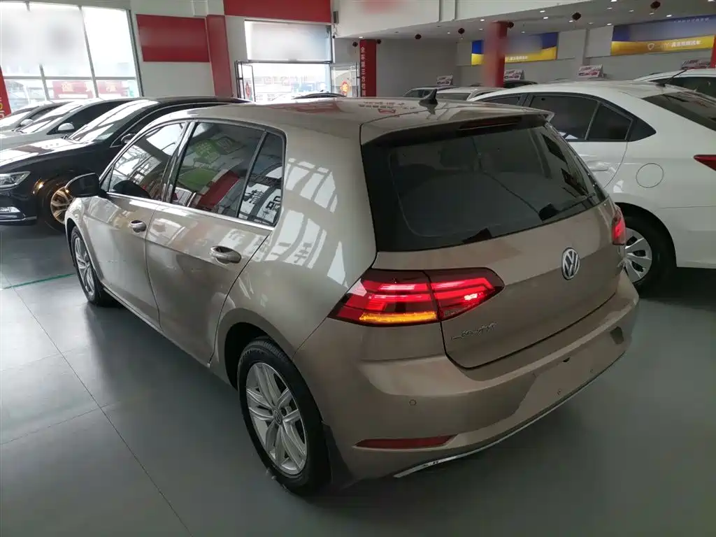 Golf 2019 1.6L automatic comfort model National V купить на сайте DeffCars