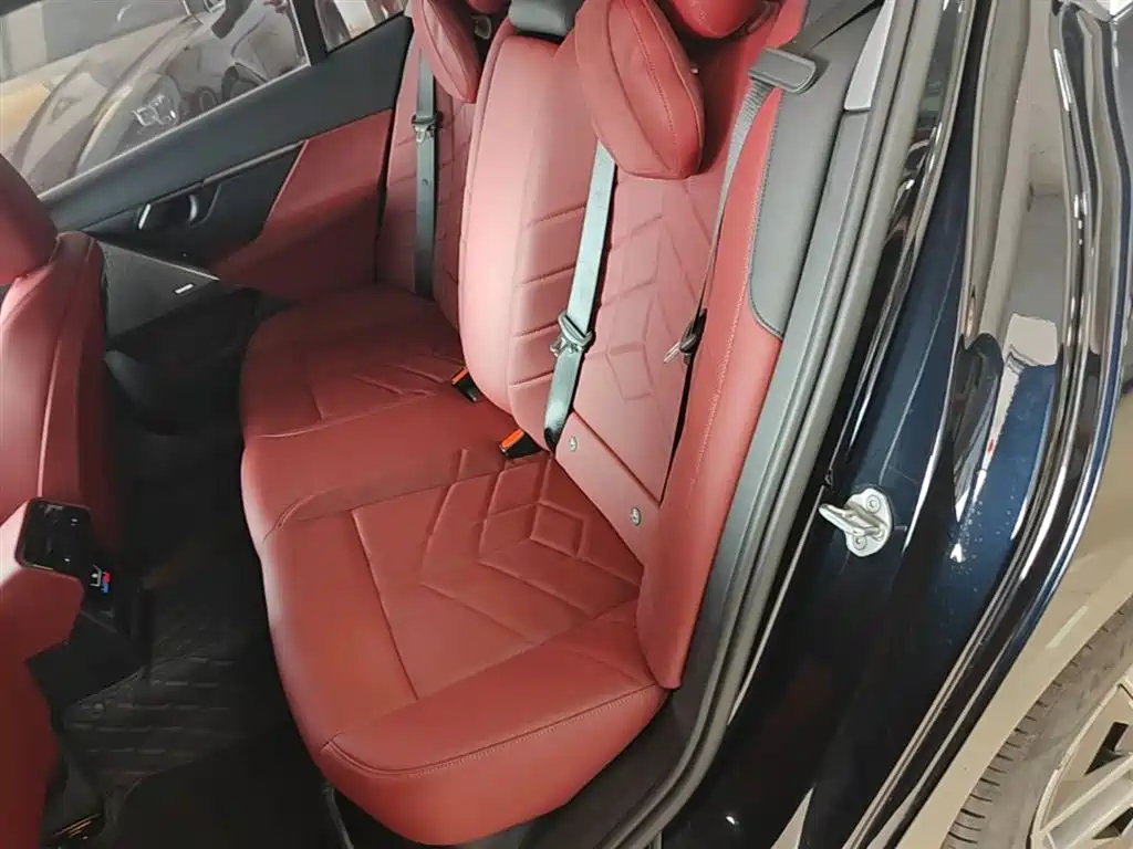 BMW 5 Series 2024 530Li Leading Luxury Package купить на сайте DeffCars