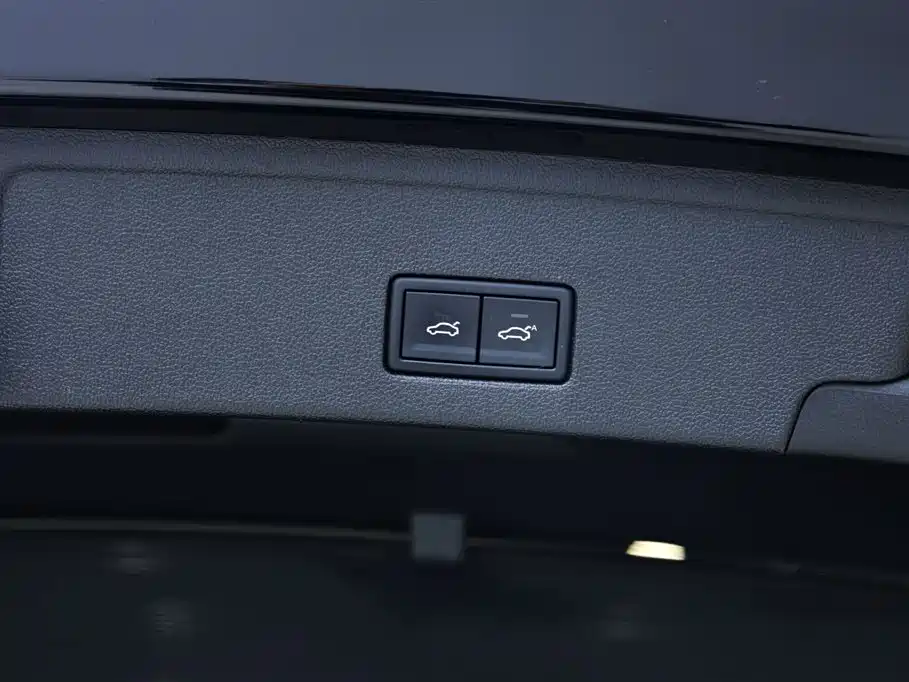 Touareg 2019 3.0TSI Ruifeng Edition National VI купить на сайте DeffCars