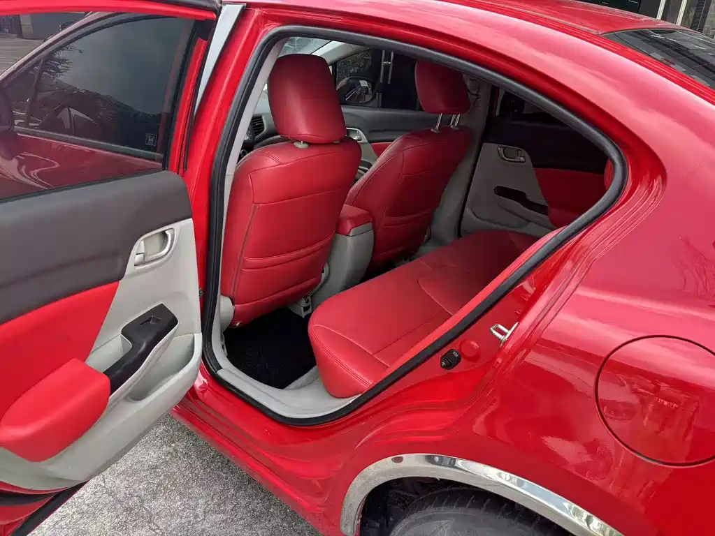 Civic 2013 10th Anniversary 1.8L Automatic Comfort Edition купить на сайте DeffCars