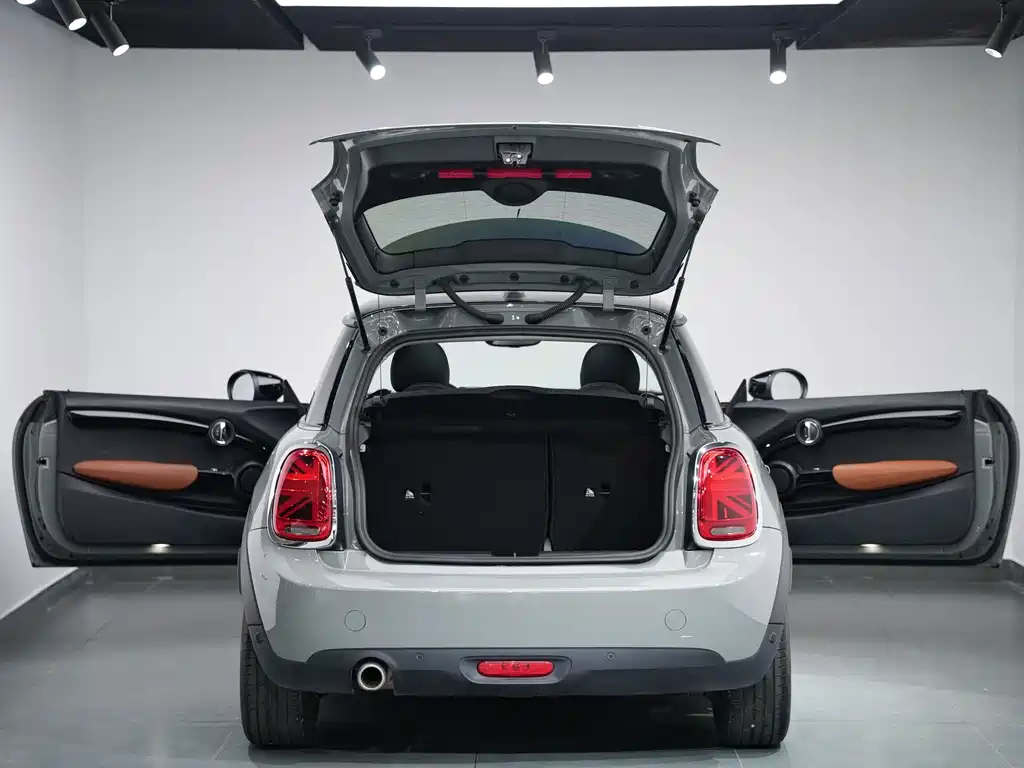 MINI 2021 1.5T COOPER Classic купить на сайте DeffCars