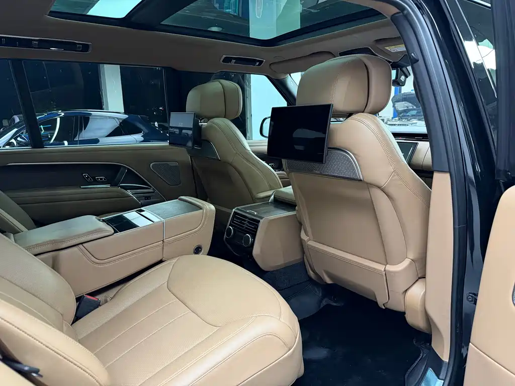 Range Rover 2023 3.0 L6 400PS Model Extended Edition купить на сайте DeffCars
