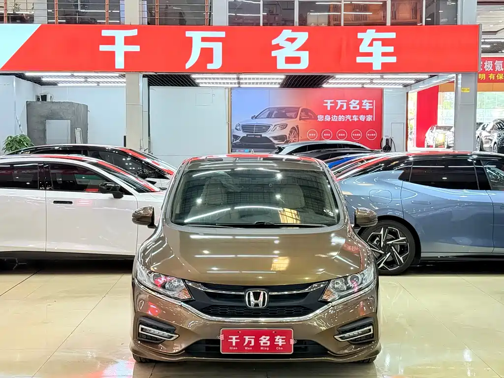 Jade 2017 1.8L automatic comfort version 5 seats купить на сайте DeffCars