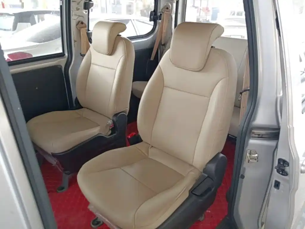 Hongguang V 2022 1.5L Enjoyable Edition Electric Power Assist LAR купить на сайте DeffCars
