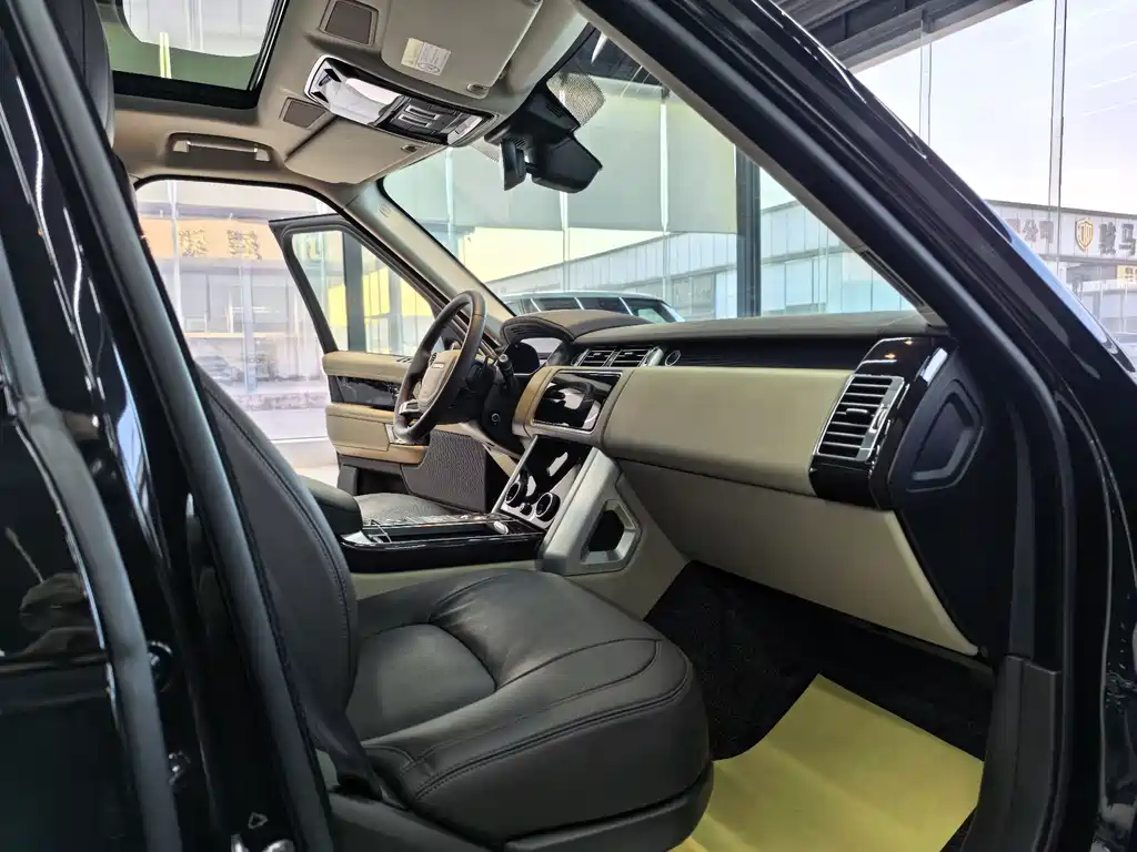 Range Rover 2021 3.0 L6 Legend Extended Classic Edition купить на сайте DeffCars