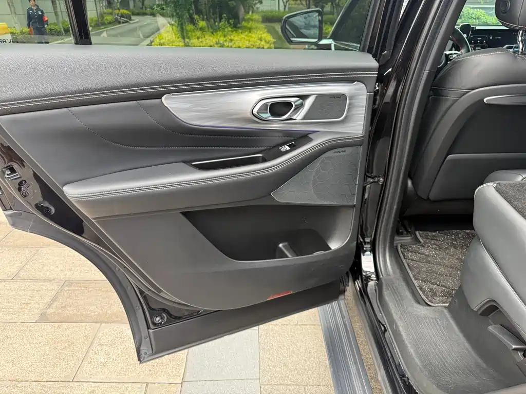 Trumpchi GS8 2022 Pilot Series 2.0TGDI Two-wheel drive Premium Edition (seven seats) купить на сайте DeffCars