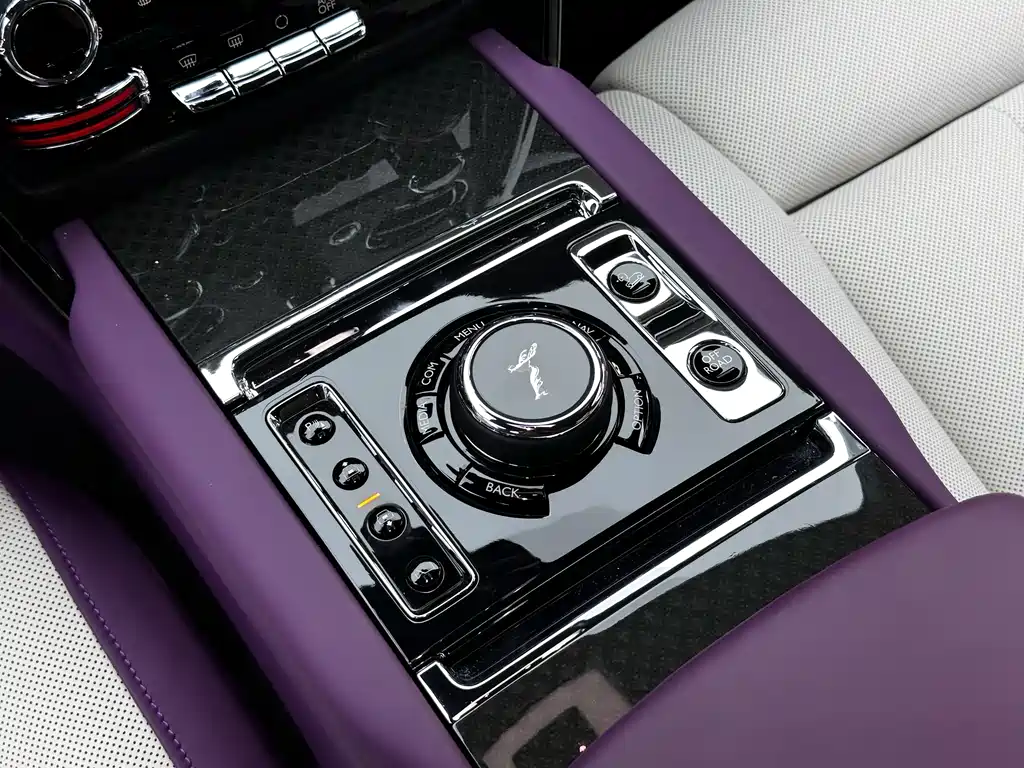 Cullinan 2020 Black Badge купить на сайте DeffCars