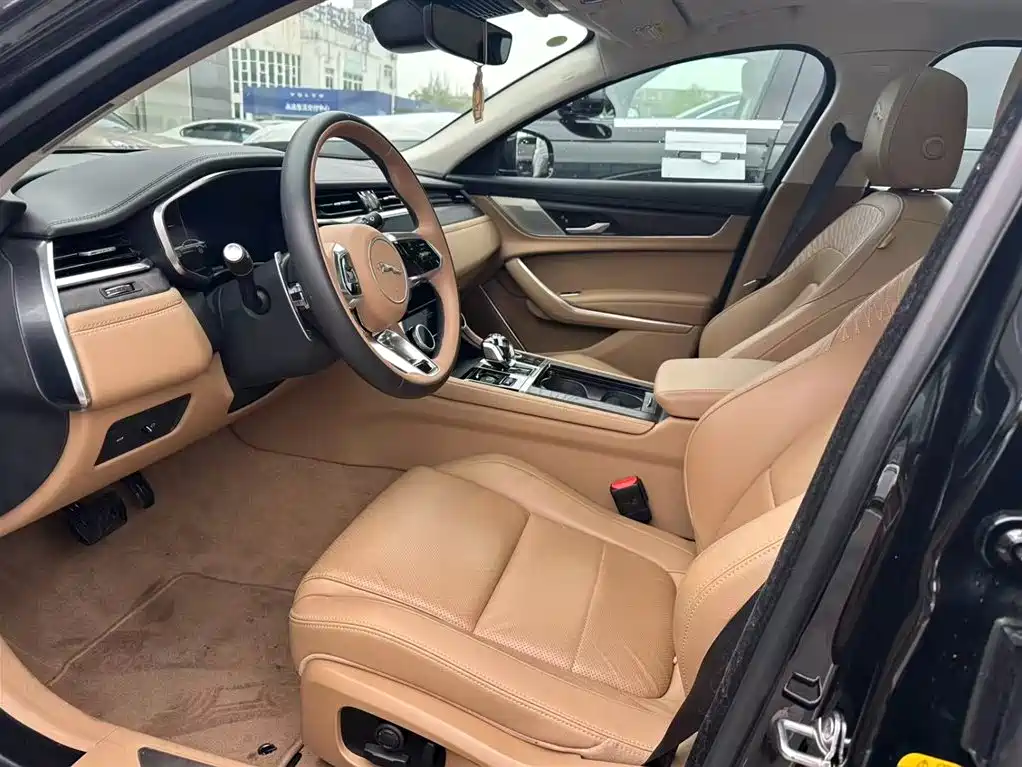 Jaguar XFL 2024 2.0T P250 two-wheel drive exclusive luxury version купить на сайте DeffCars