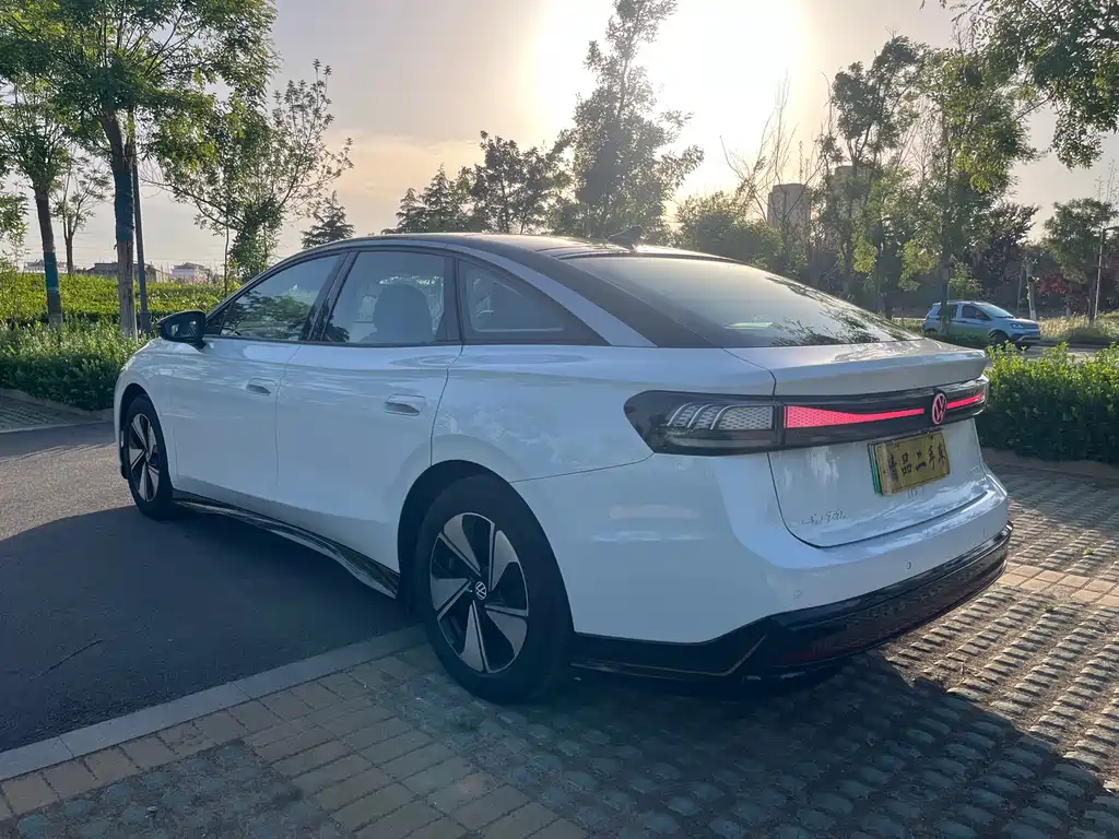 Volkswagen ID.7 VIZZION 2024 AIR купить на сайте DeffCars