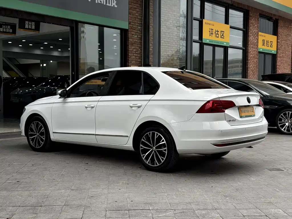 Bora 2019 Bora Legend 1.5L automatic leading type National VI купить на сайте DeffCars