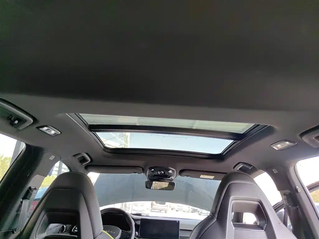 Lynk & Co 06 2023 Remix 1.5T Hero купить на сайте DeffCars
