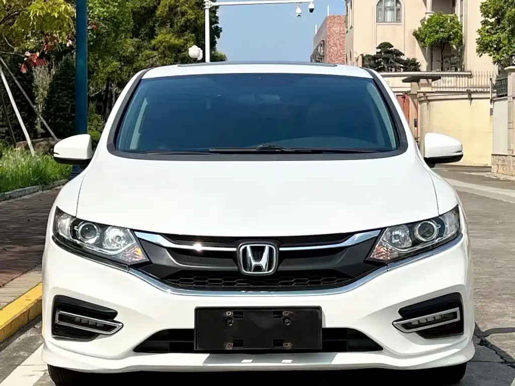 Jade 2017 1.8L automatic comfort version 5 seats купить на сайте DeffCars