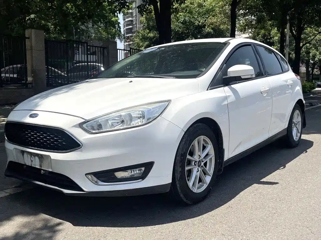 Focus 2015 hatchback 1.6L automatic fashion model купить на сайте DeffCars