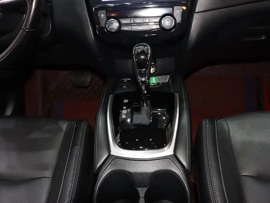X-Trail 2020 2.5L XL ITS 3rows CVT 4WD seven-seat luxury pilot version купить на сайте DeffCars