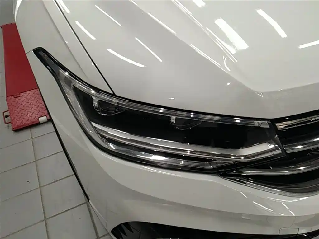 Tiguan L 2024 330TSI automatic two-wheel drive R-Line version купить на сайте DeffCars