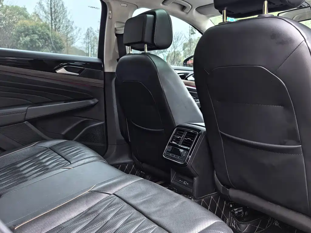 Passat 2021 330TSI Deluxe Edition купить на сайте DeffCars