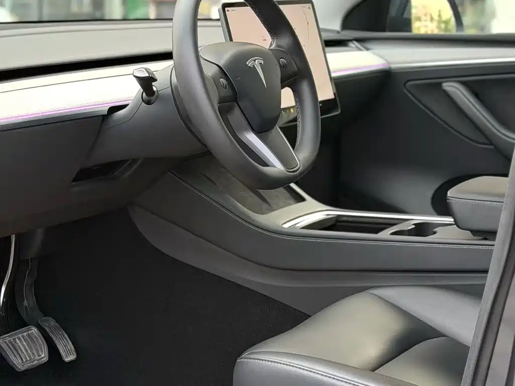 Model Y 2024 rear-wheel drive version купить на сайте DeffCars