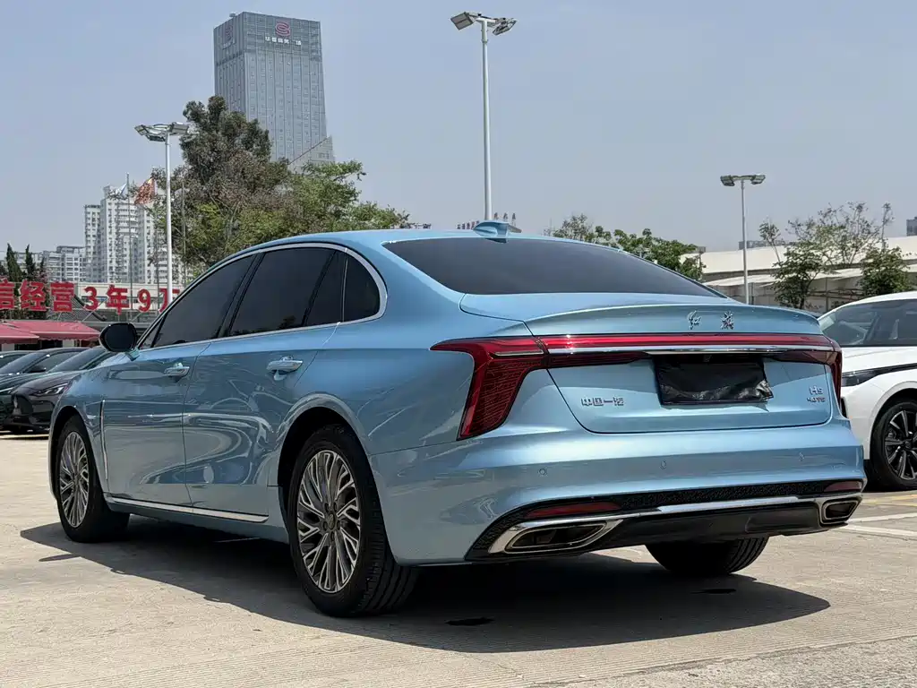 Hongqi H5 2023 2.0T automatic smart connected flag version купить на сайте DeffCars