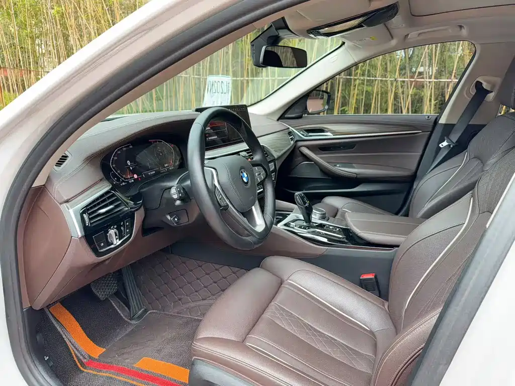 BMW 5 Series 2022 Facelift 530Li Exclusive Luxury Package купить на сайте DeffCars