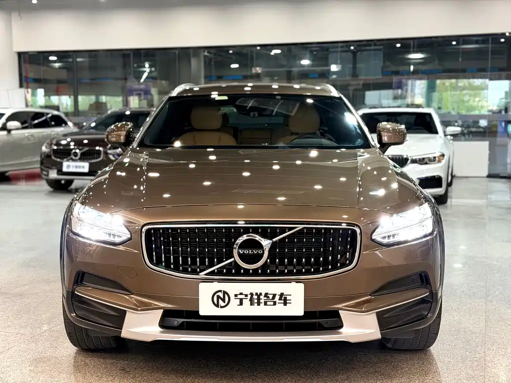 Volvo V90 2017 Cross Country T5 AWD Zhiyuan Edition купить на сайте DeffCars