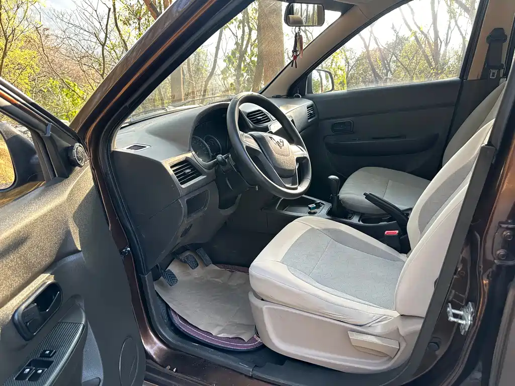 Wuling Hongguang 2015 1.5L S basic model National V купить на сайте DeffCars