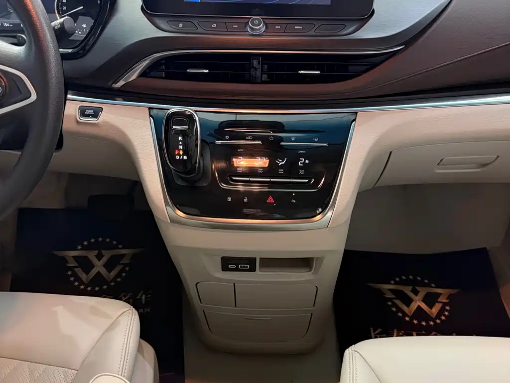 Buick GL8 2021 Land Business Class 652T Comfort купить на сайте DeffCars