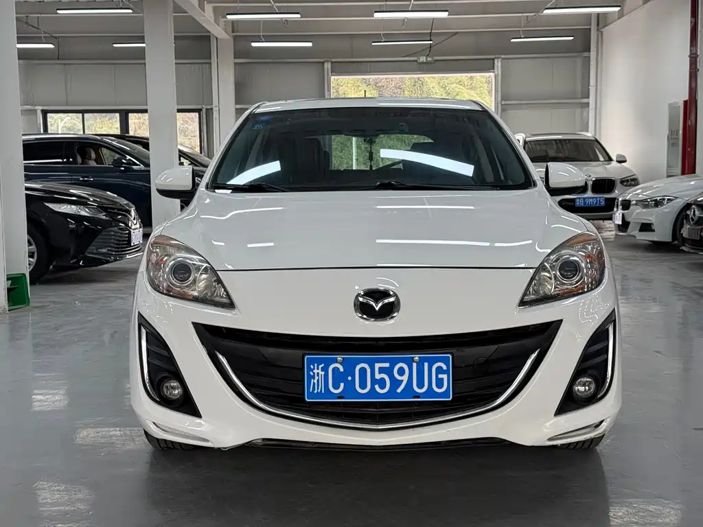 Mazda 3 Star 2015 Hatchback 1.6L Automatic Elite купить на сайте DeffCars