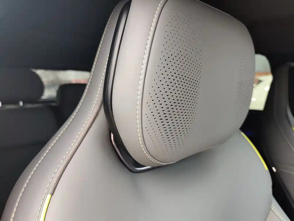 Lynk & Co 08 EM-P 2025 model 245km ultra-long battery life Pro купить на сайте DeffCars