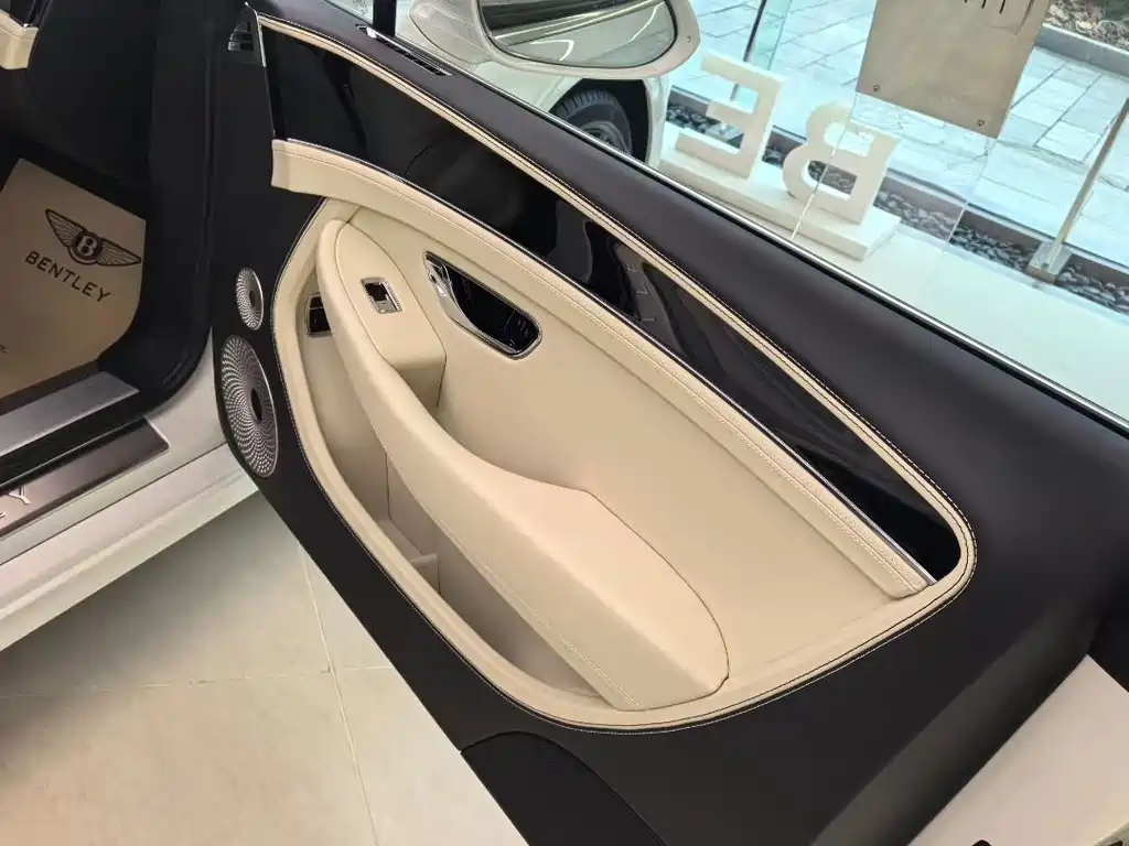 Continental plug-in hybrid 2026 GT base model купить на сайте DeffCars