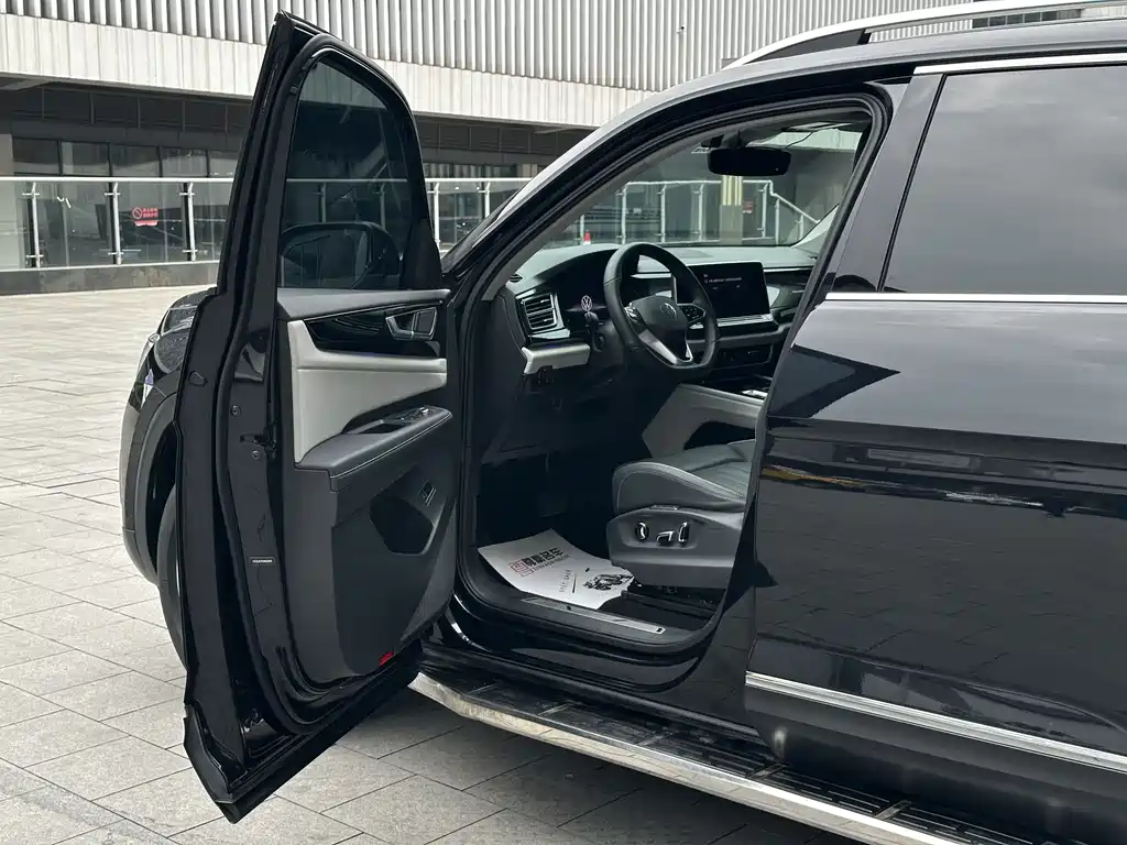 Touron 2022 380TSI four-wheel drive luxury version купить на сайте DeffCars