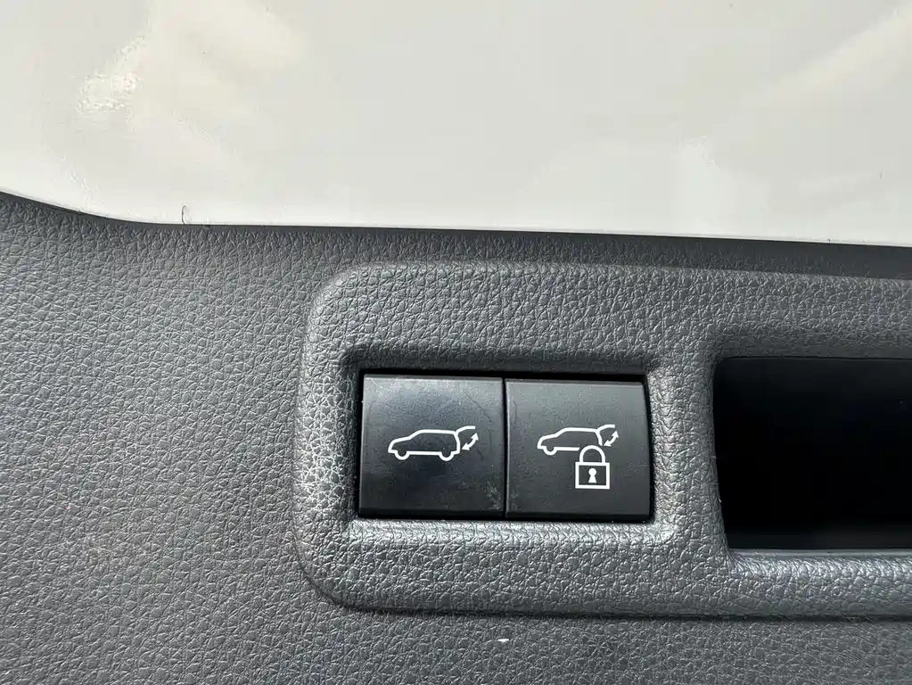 Vesa 2023 2.0L CVT two-wheel drive premium version купить на сайте DeffCars