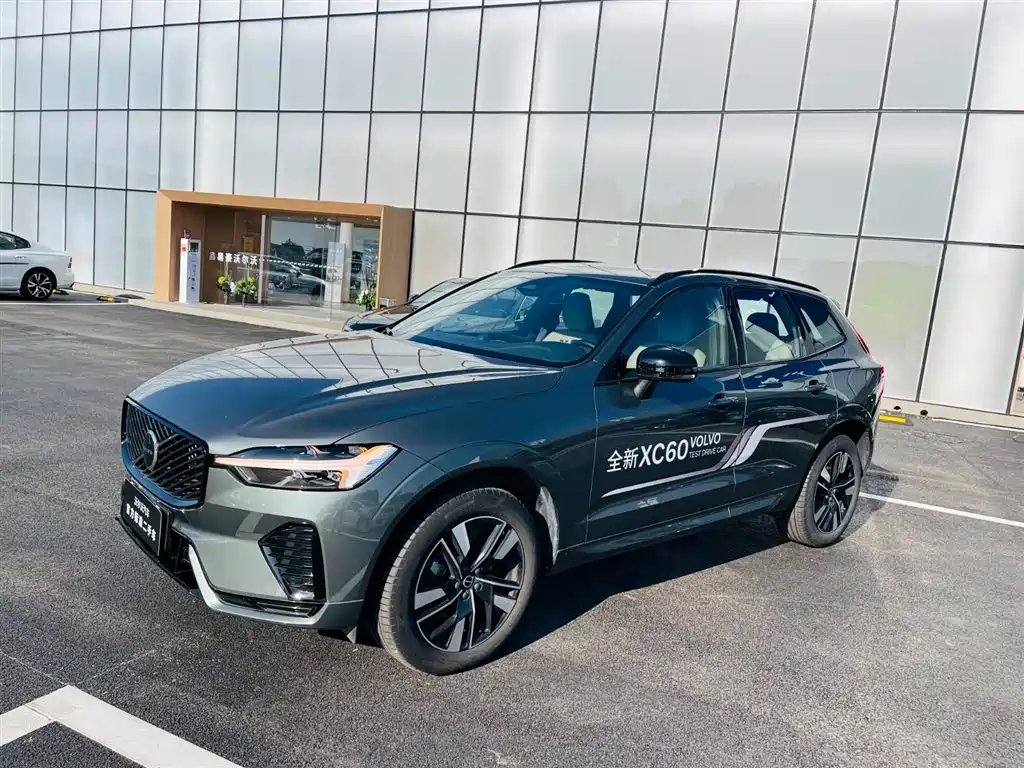 Volvo XC60 2026 B5 four-wheel drive Zhiyuan Sports Edition купить на сайте DeffCars