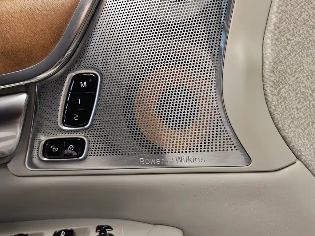 Volvo S90 Plug-in Hybrid 2019 T8 E-Drive Hybrid Honor Edition 3 Seats National VI купить на сайте DeffCars